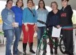 Organizadoras do evento entregaram prêmio de 1º lugar ao aluno vencedor do 3º Concurso de Histórias em Quadrinhos, Axel Leine Bitencourt Rocha, da Escola Margarida Gastal - Embrapa