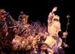 “No Natal Daquele Ano” reúne 17 cenas sobre lembranças infantis diante da montagem de uma árvore de Natal
