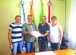 Documentação com dados municipais foi entregue ao novo prefeito