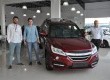 Diretor-proprietário Nelson Costa, com seus filhos Guilherme e Nelson