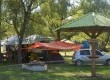 Área de lazer, além do Rio Piratini, envolve churrasqueiras e demais serviços para acampamento
