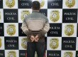 As duas prisões estão relacionadas com porte ilegal de arma de fogo