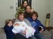 Jorge junto aos três filhos mais novos, a pequena Ana Luiza e a esposa Vanessa