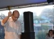 Patrono André Macedo toca tradicional sino de abertura que dá início a festa