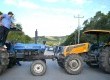Os produtores rurais bloquearam a ERS-737 durante toda a tarde.