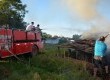 Os bombeiros dispunham de um caminhão com capacidade para apenas três mil litros, o que resultou em três reabastecimentos