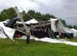A violência do temporal, que durou cinco minutos, destruiu tendas e deixou 21 pessoas feridas