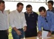 Prefeitos de São Lourenço e Canguçu, autoridades estaduais e representantes das empresas assinaram os contratos