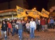 Após a apuração das urnas, o tucano caminhou pela rua General Osório para agradecer os quase 24 mil votos recebidos em casa